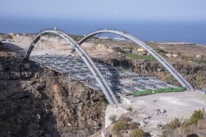 Erques Viaduct. Setting up the main platform