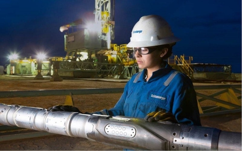 Una ingeniera de Schlumberger