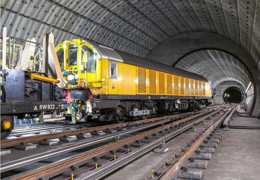 NLE Primer tren 2018 lateral