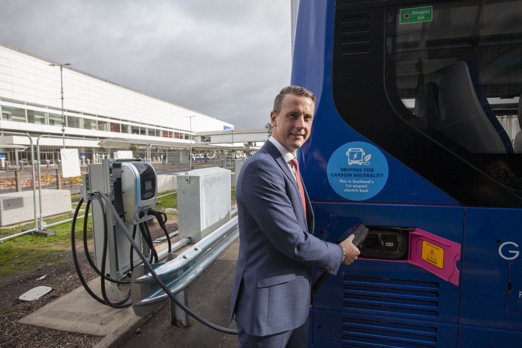 Image of the presentation of electric buses that will operate at Glasgow airport