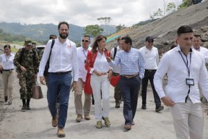  Image of a moment of the visit of the vice president of Colombia to the cocoa route