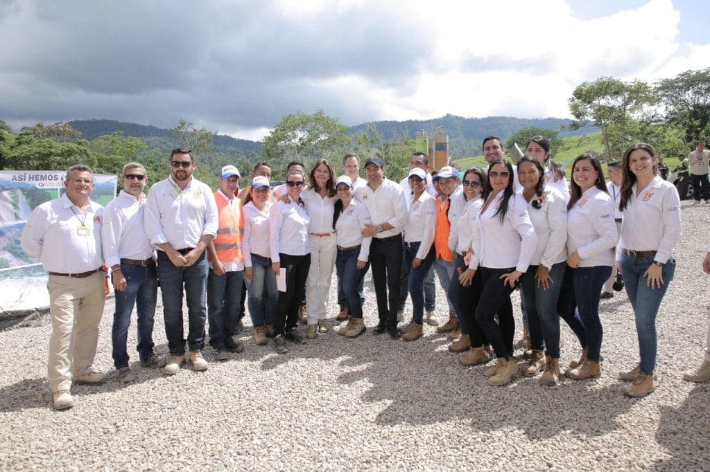 Vice President of Colombia visits the construction Ruta del Cacao